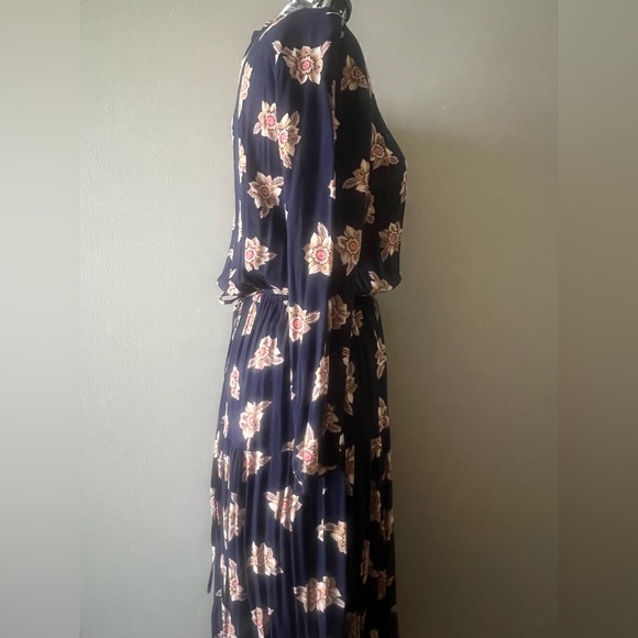 NWT Loft Floral Dress Navy Size ST - Picture 5 of 12